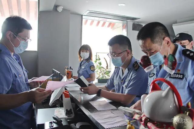 西安市場(chǎng)監(jiān)督管理局檢查食品安全|食品銷毀 西安市場(chǎng)監(jiān)督管理局檢查食品安全|食品銷毀